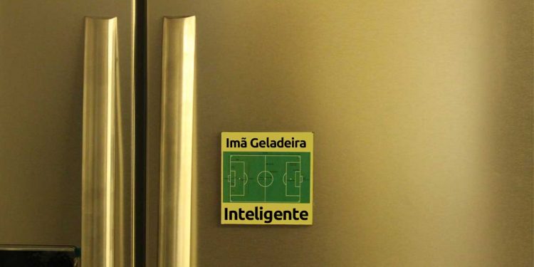 imã de geladeira inteligente